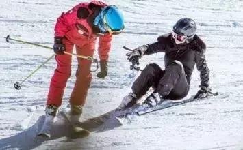 滑雪受伤后应急处理事项