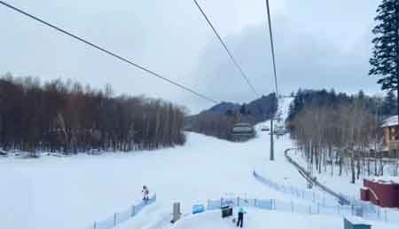 滑道丰富多变的长白山滑雪场